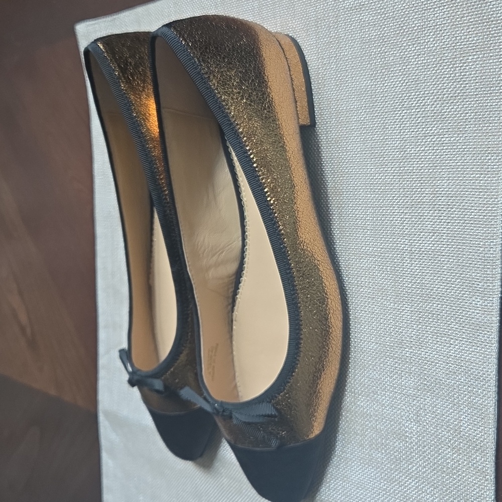 Boden Gold and Black Bow Flats. NWT. Beautiful! - Picture 2 of 11